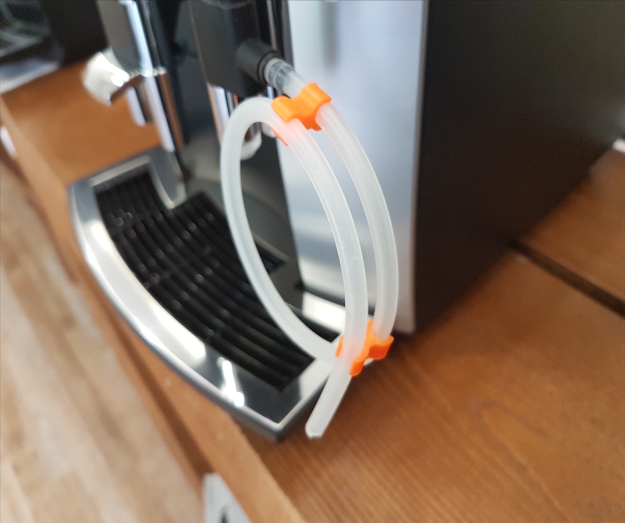 Milchschlauch 2m + Reinigungsbürste + Clips passend für Kaffeevollautomaten
